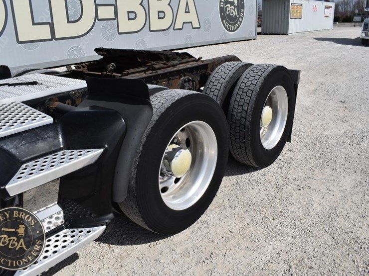 2013-kenworth-t660-image-14