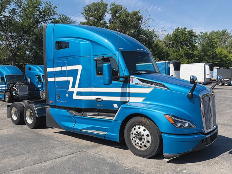 2022-kenworth-t680-image-1