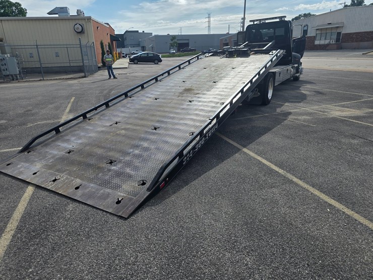 2022-peterbilt-337-image-87
