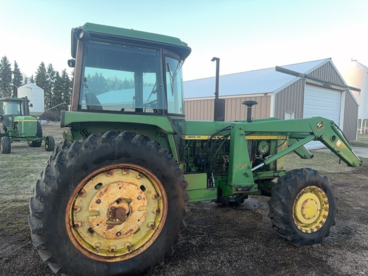 john-deere-725-image-23