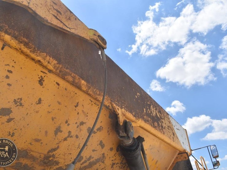 2006-volvo-a40d-image-40