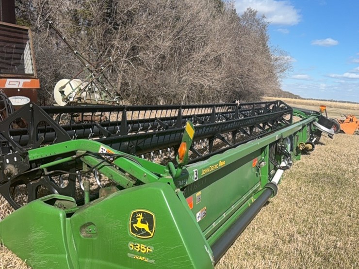 john-deere-635f-image-3