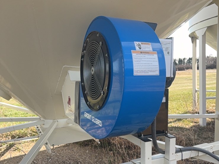 meridian-6000-bushel-hopper-bin-with-fan,-used-for-grain-only,-excellent-shape-image-15