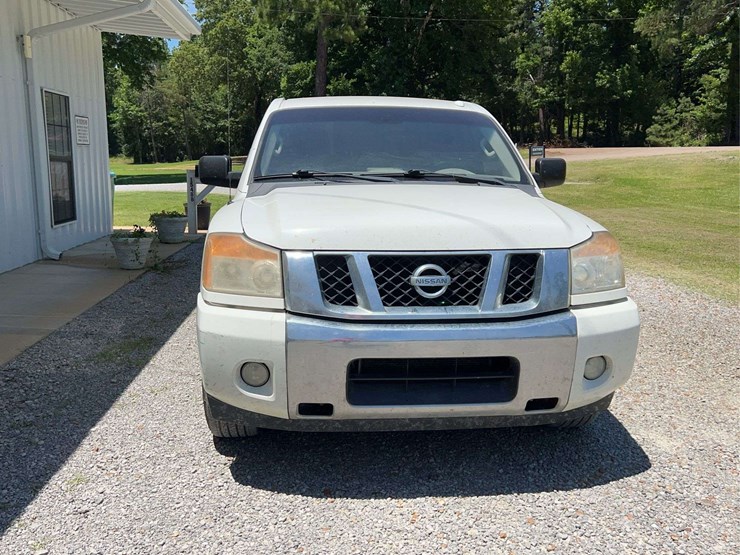 2014-nissan-titan-image-7