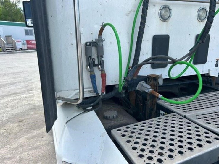 2020-kenworth-t680-image-59