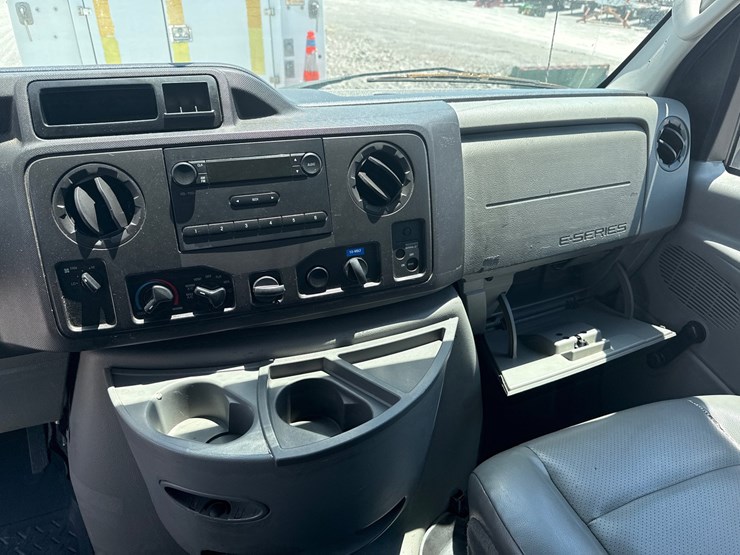 2011-ford-e450-image-11