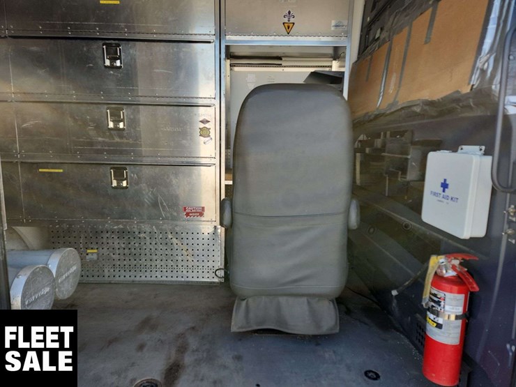 2015-mercedes-benz-sprinter-3500-image-19