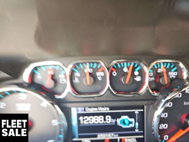 2018-chevrolet-tahoe-image-24