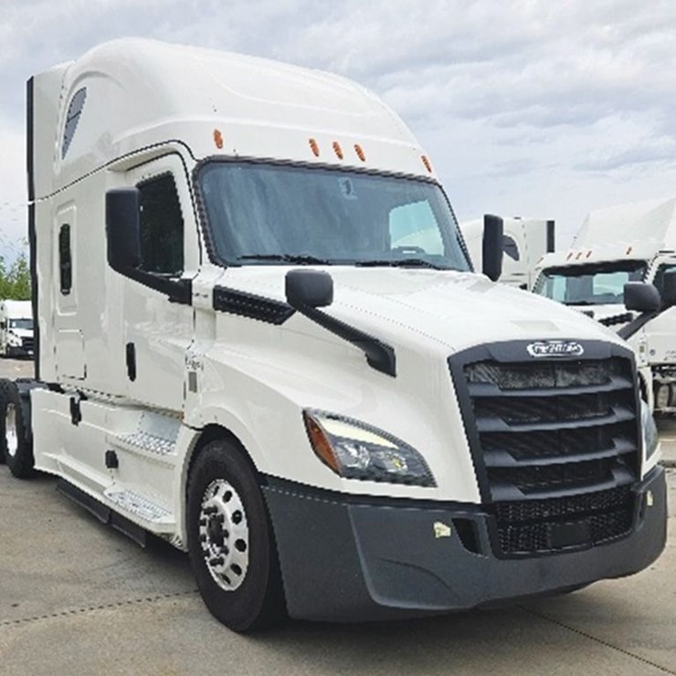 2020 FREIGHTLINER CASCADIA 126