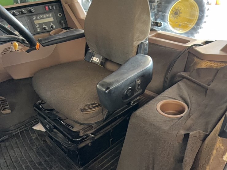 john-deere-8100-image-61