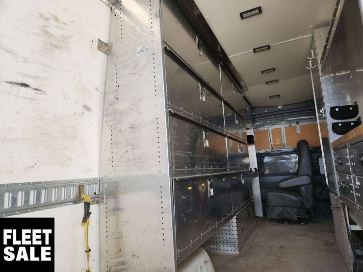 2015-mercedes-benz-sprinter-3500-image-10