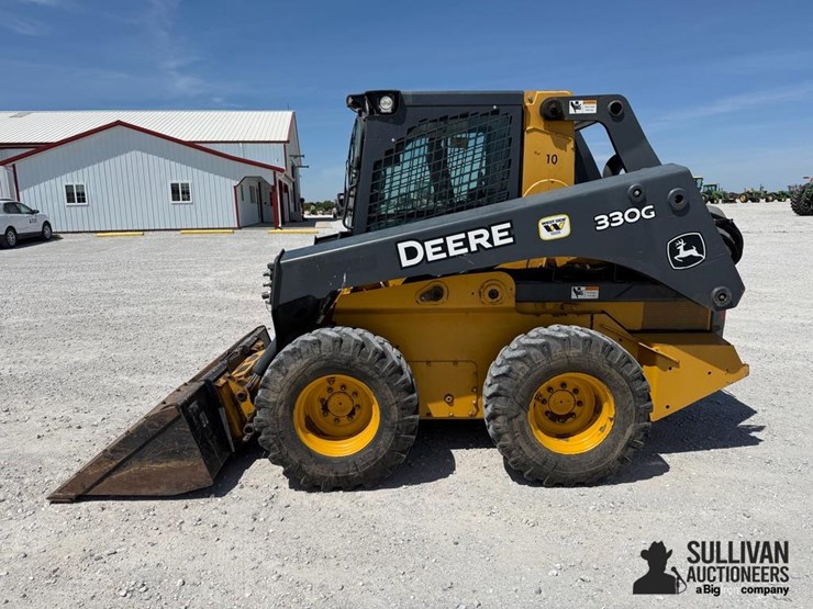 2017-deere-330g-image-8