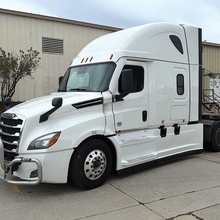 2022 FREIGHTLINER CASCADIA 126