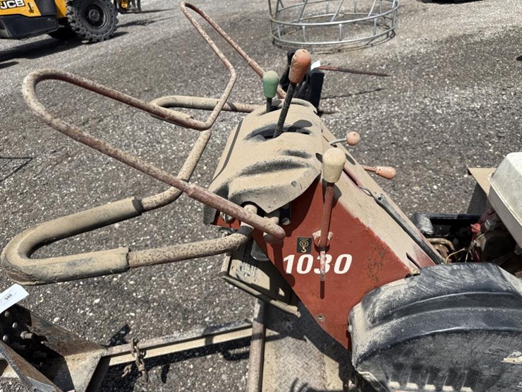 ditch-witch-1030h-image-5