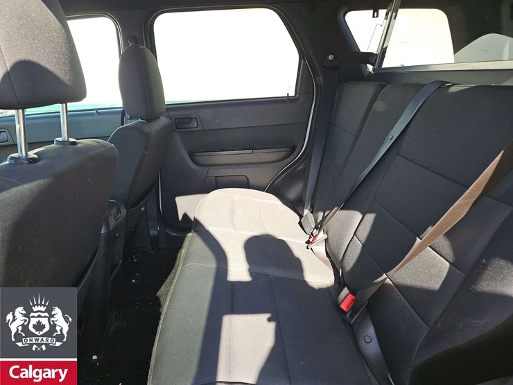 2012-ford-escape-image-14