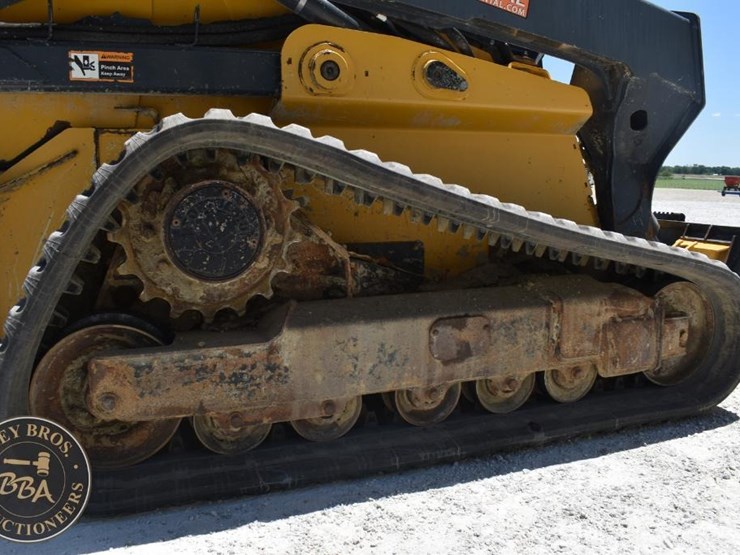 2018-deere-333g-image-40