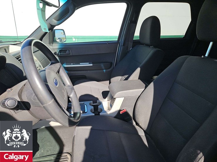2012-ford-escape-image-13