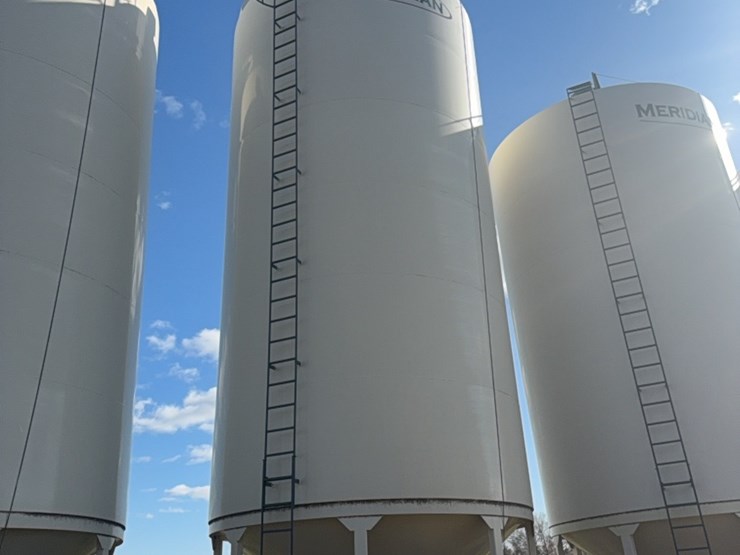 meridian-6000-bushel-hopper-bin-with-fan,-used-for-grain-only,-excellent-shape-image-1
