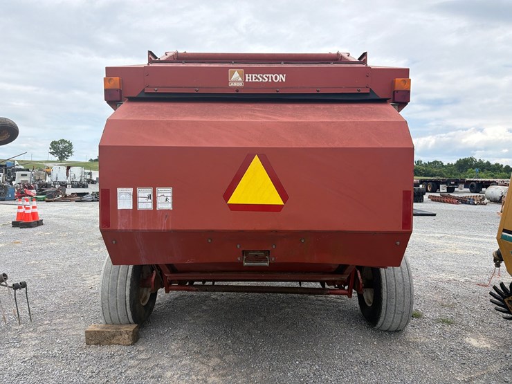 hesston-856a-image-4