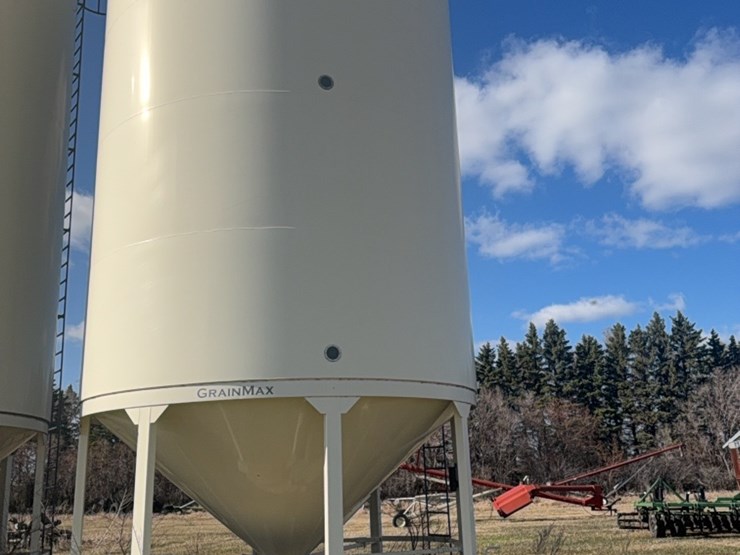 meridian-6000-bushel-hopper-bin-with-fan,-used-for-grain-only,-excellent-shape-image-13