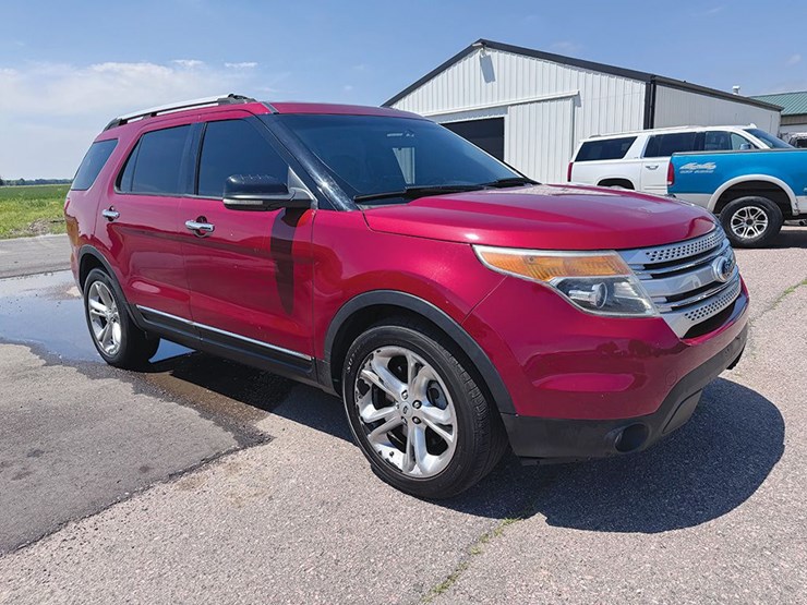 2013-ford-explorer-image-1