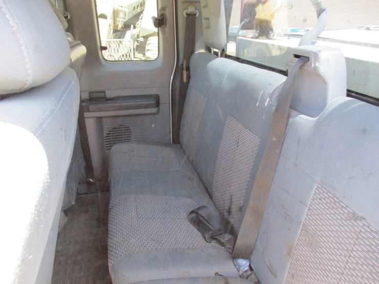 2015-ford-f250-xl-image-8