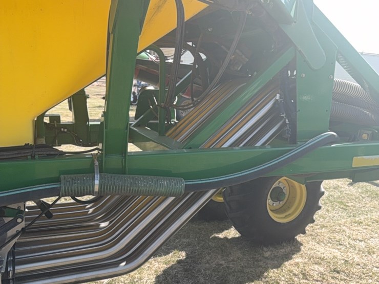 2000-john-deere-1910-image-144
