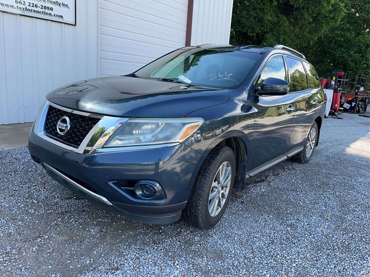 2016-nissan-pathfinder-image-2
