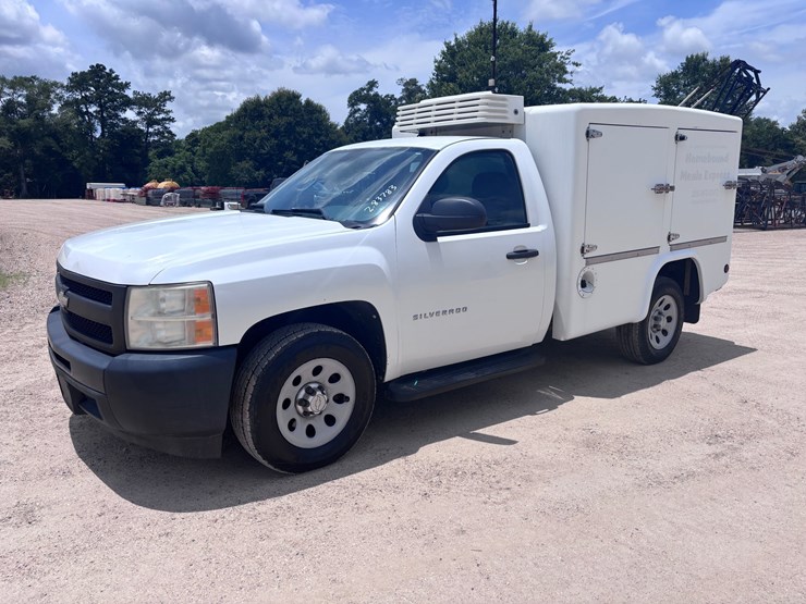 2011-chevrolet-silverado-1500-image-1