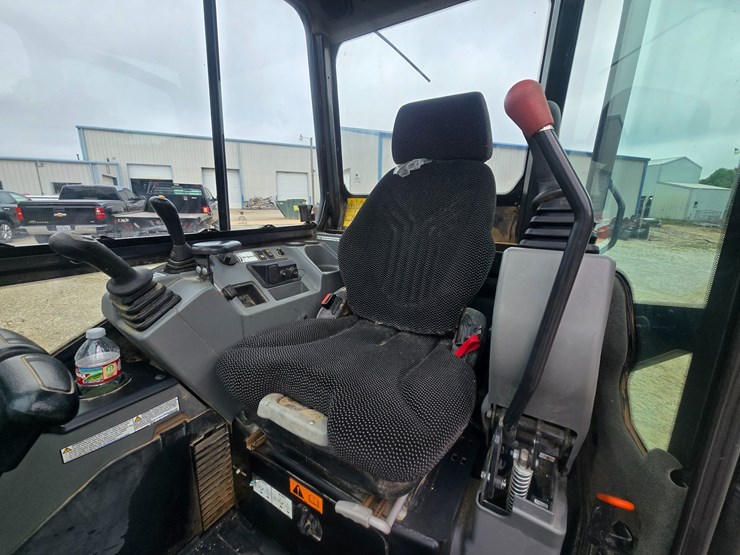 2022-bobcat-e35-image-30