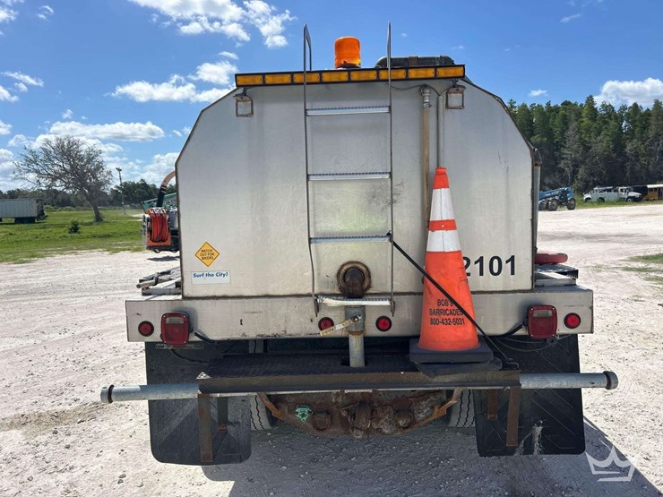 2005-international-durastar-4300-image-22