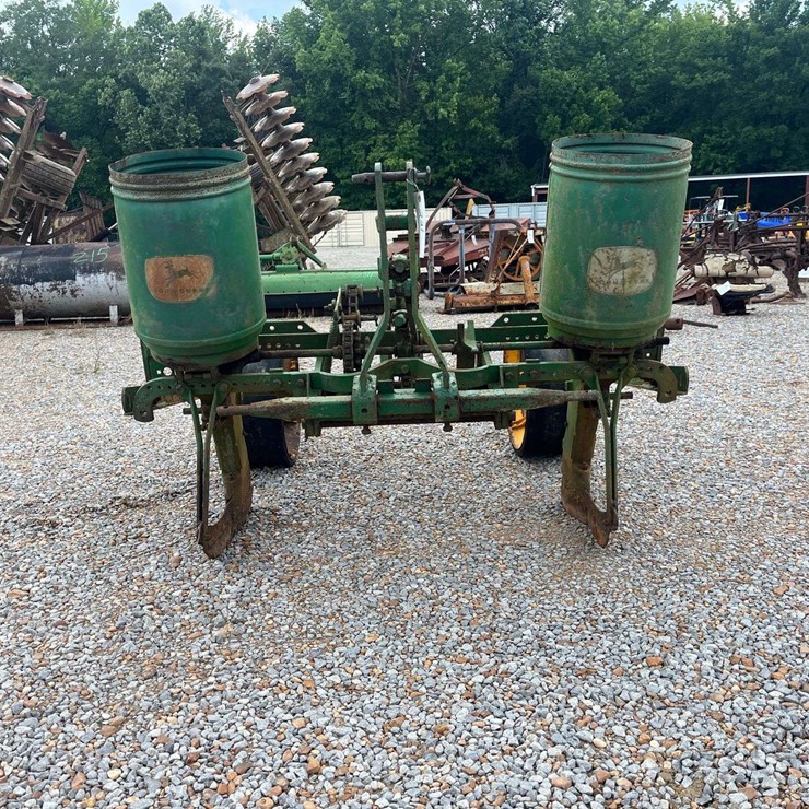 JOHN DEERE 2