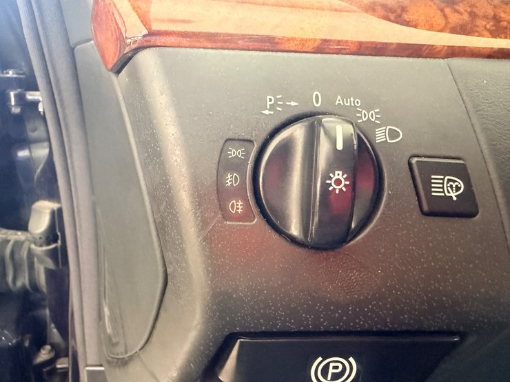 #22732-•-2002-mercedes-benz-s-class-passenger-car-image-46