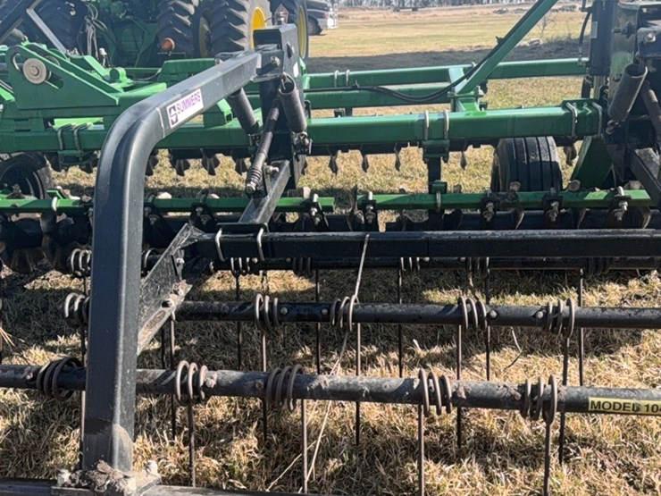 summers-40’-supercoulter-plus-vertical-tillage,-equipped-with-summer’s-heavy-duty-3-bar-harrows-and-rolling-baskets-image-38