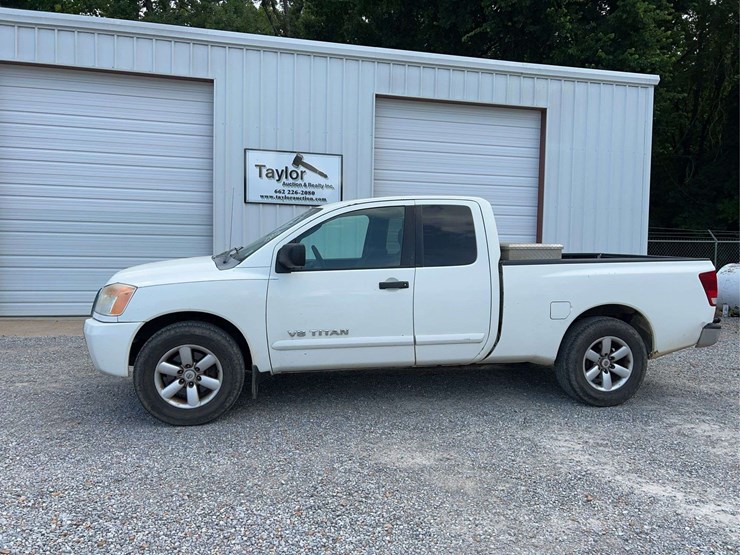 2008-nissan-titan-image-2