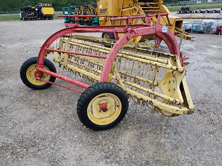 new-holland-256-image-6