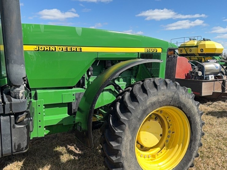 john-deere-8100-image-28
