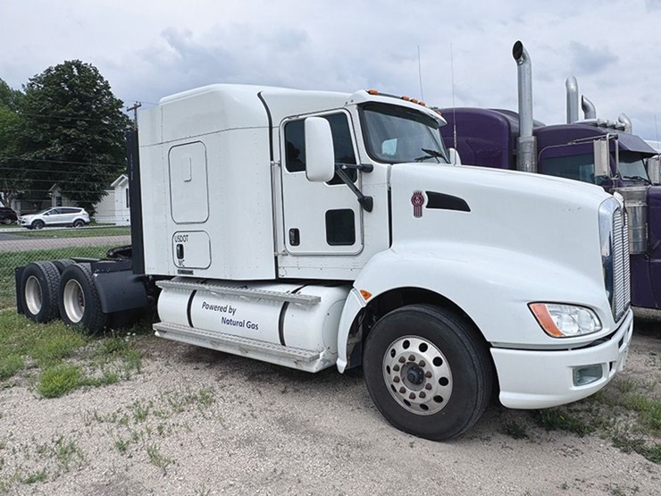 2014-kenworth-t660-image-1