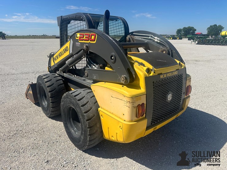 2015-new-holland-l230-image-7