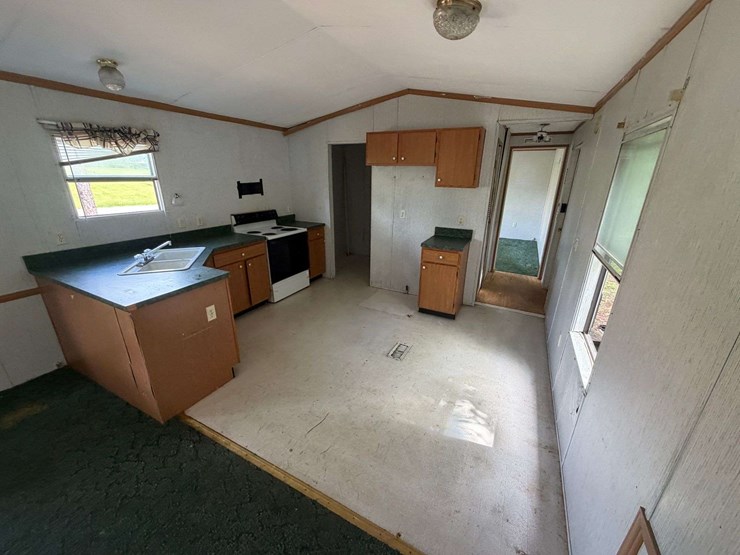 2000-horton-homes-inc.-14x64-2br/2bath-mobile-home-image-19