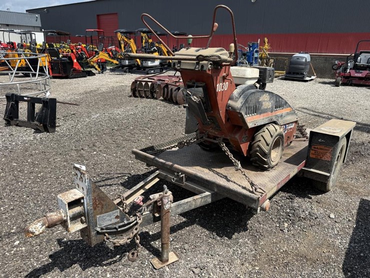 ditch-witch-1030h-image-1