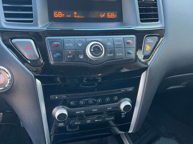 2016-nissan-pathfinder-image-11