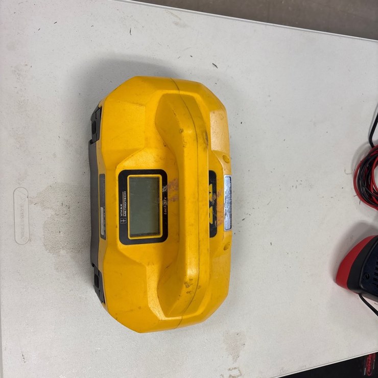 #4060 • VIVAX-METROTECH MODEL VX219-05 BROADBAND TRANSMITTER WITH CASE AND LEADS