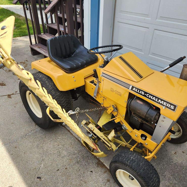 1970 Allis Chalmers B112 w/ Allis Chalmers Sickle Bar Mower