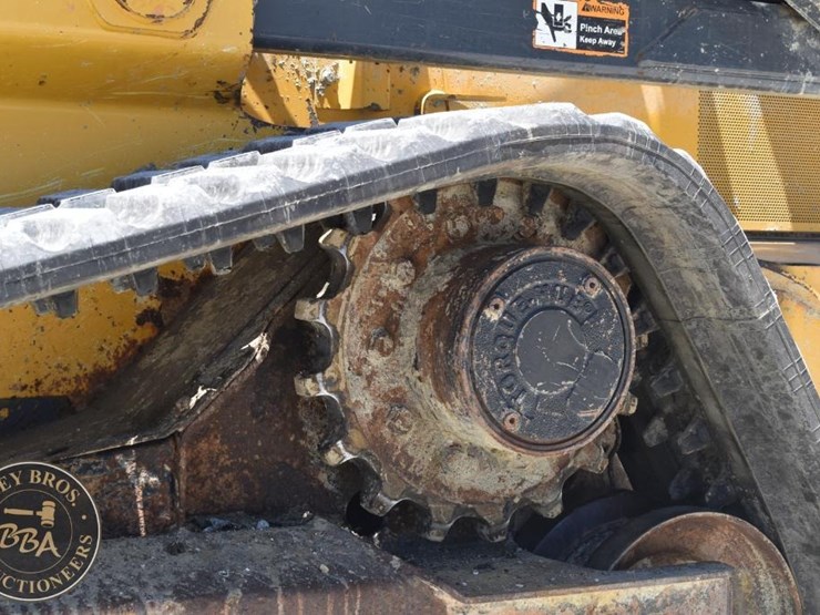2018-deere-333g-image-29