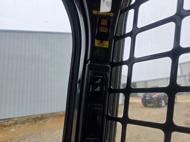 2023-bobcat-t650-image-24