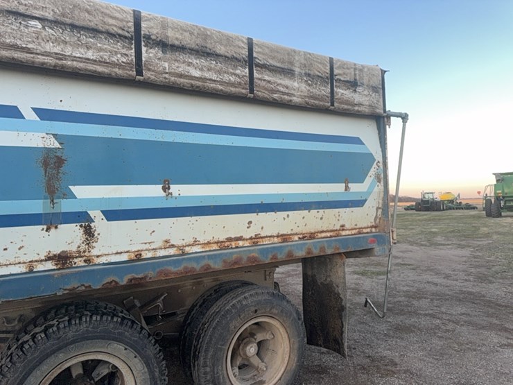 1980-gmc-diesel-tag-tandem-grain-truck,-5+2,-roll-tarp,-sold-as-is-image-9