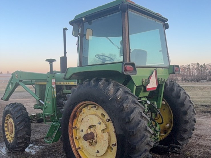 john-deere-725-image-10