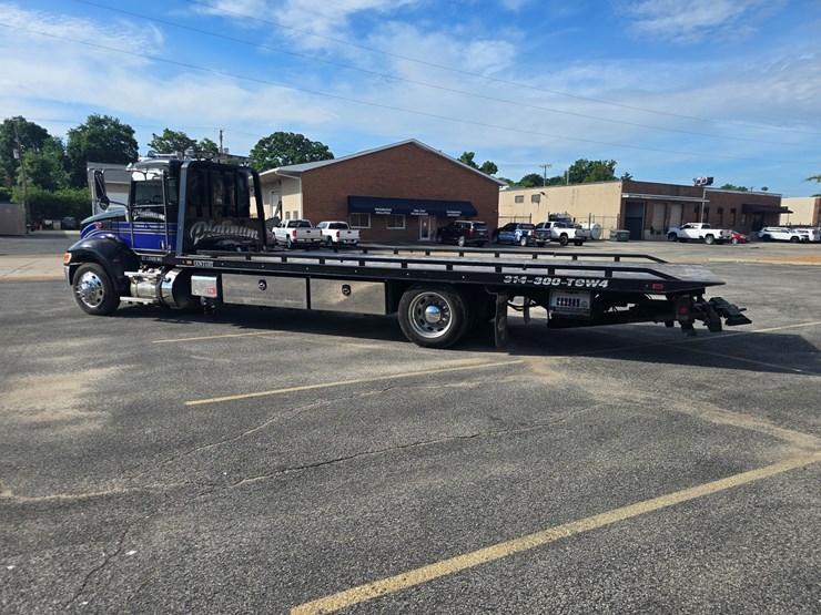 2022-peterbilt-337-image-10