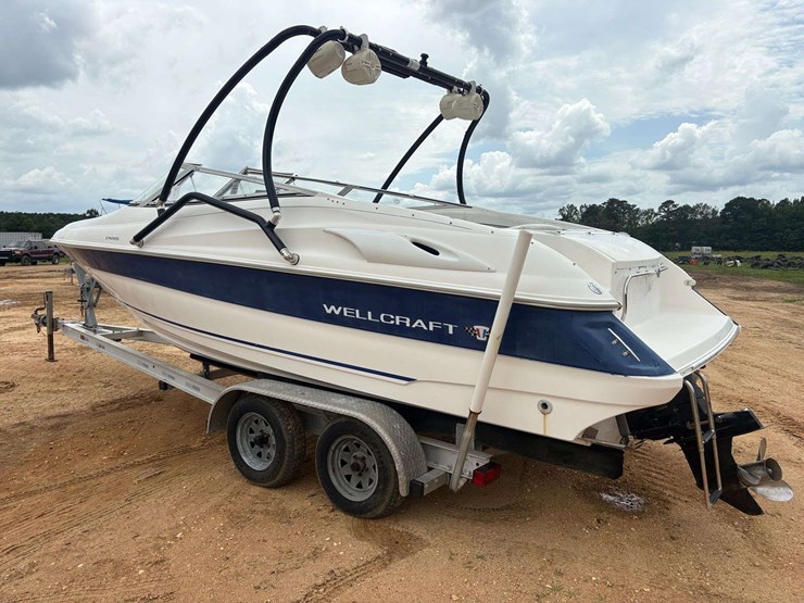 1996-wellcraft-240-eclipse-in-shore-bay-boat-image-2